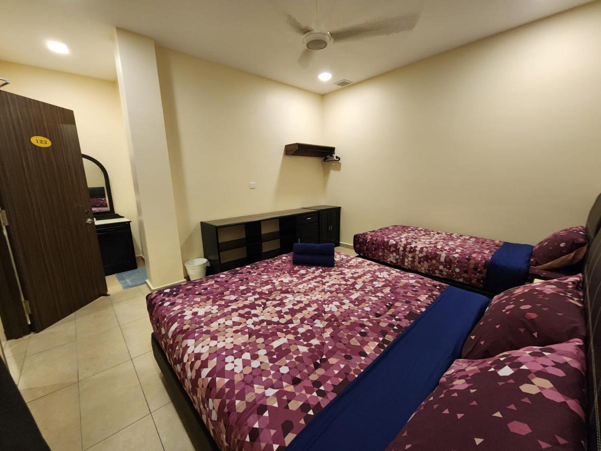 טאנה ראטה Fathers Guesthouse Age 7 Years Old And Above Only מראה חיצוני תמונה